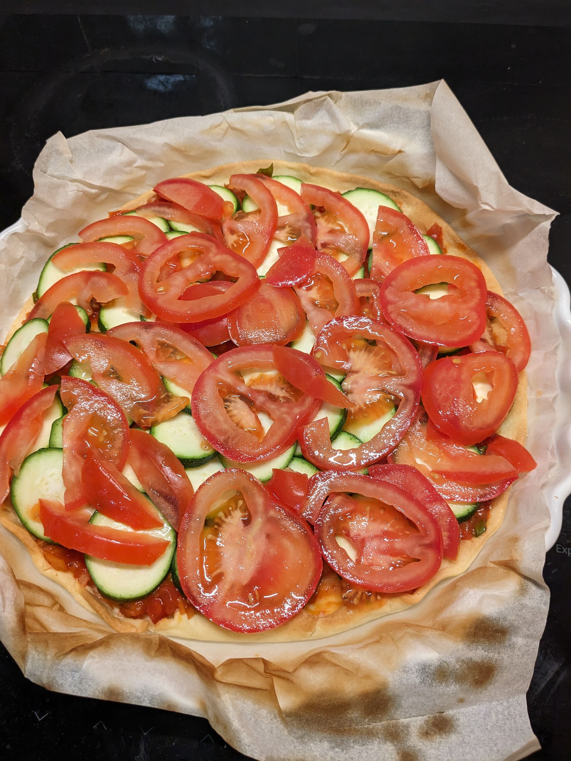 Tarte à la tomate et aux courgettes au pavé de brebis