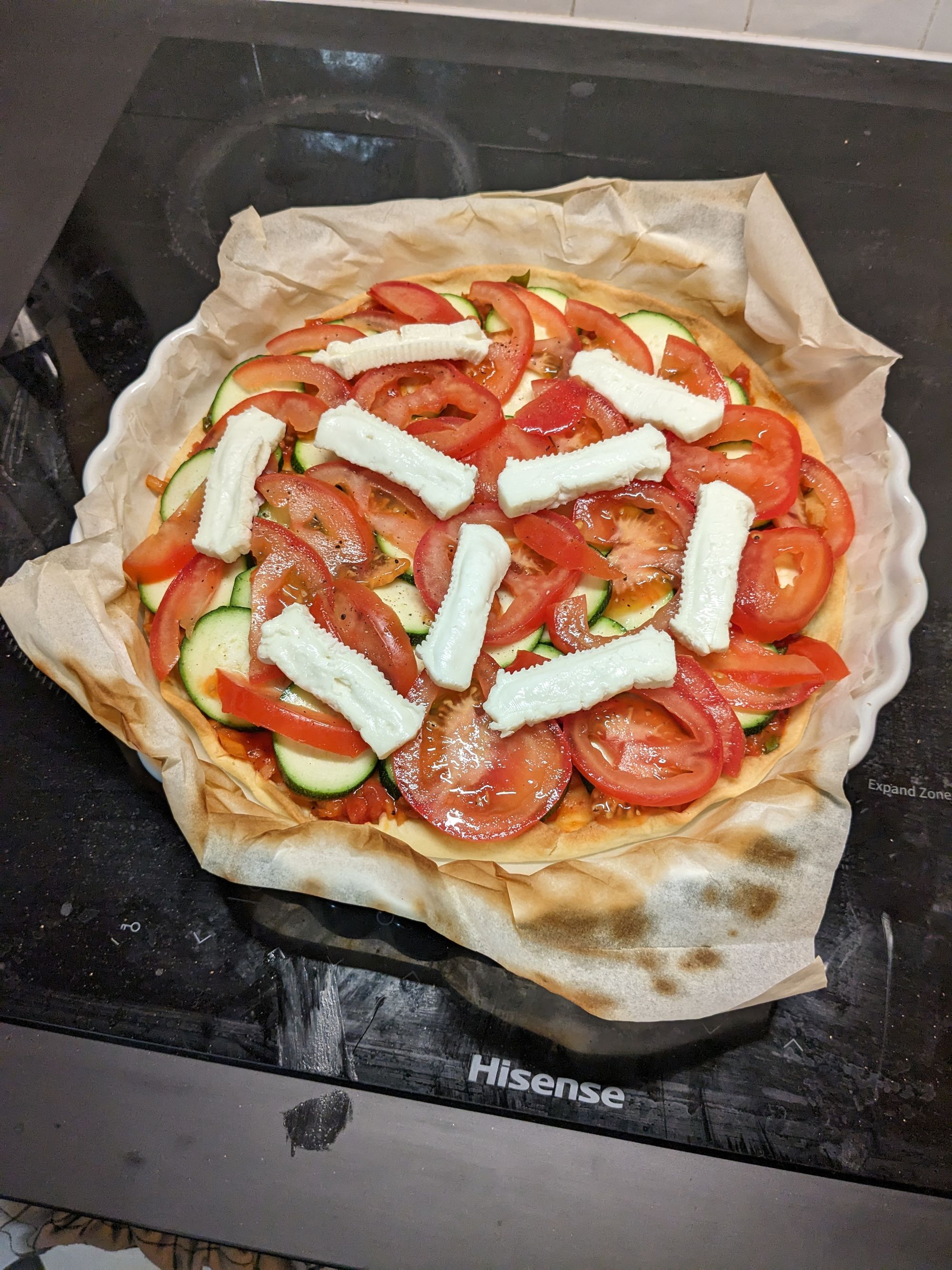 Tarte à la tomate et aux courgettes au pavé de brebis